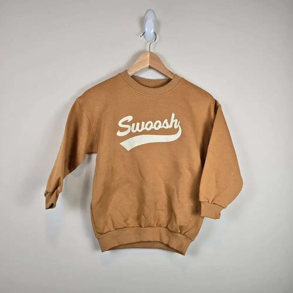 Nike Kids Swoosh Sweatshirt Size XS/6x-7 Tan Pullover HJ6234-201 Oversize Crew
